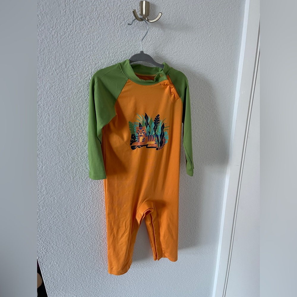 Coolibar sun/swim suit 2T